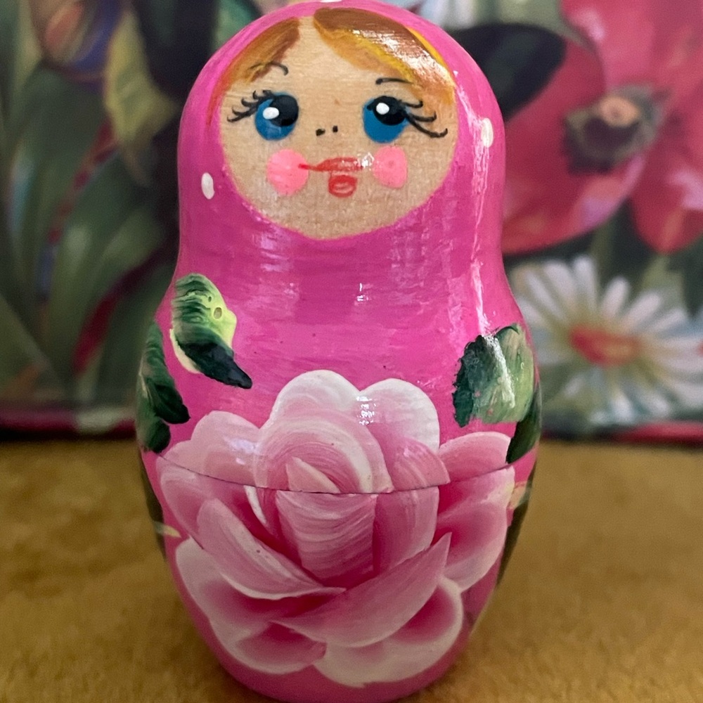 Adorable Nesting Dolls - Picture 7 of 10
